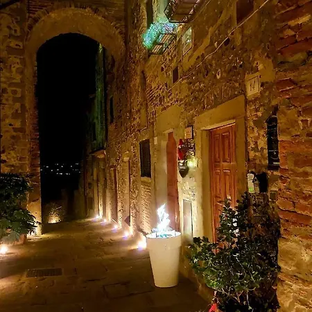 Konukevi Nero Gioconda Anghiari